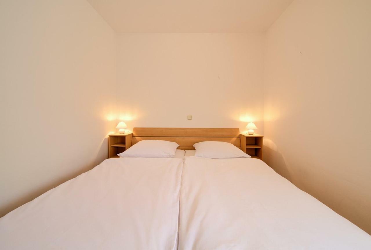 Apartman Adria Malinska Buitenkant foto