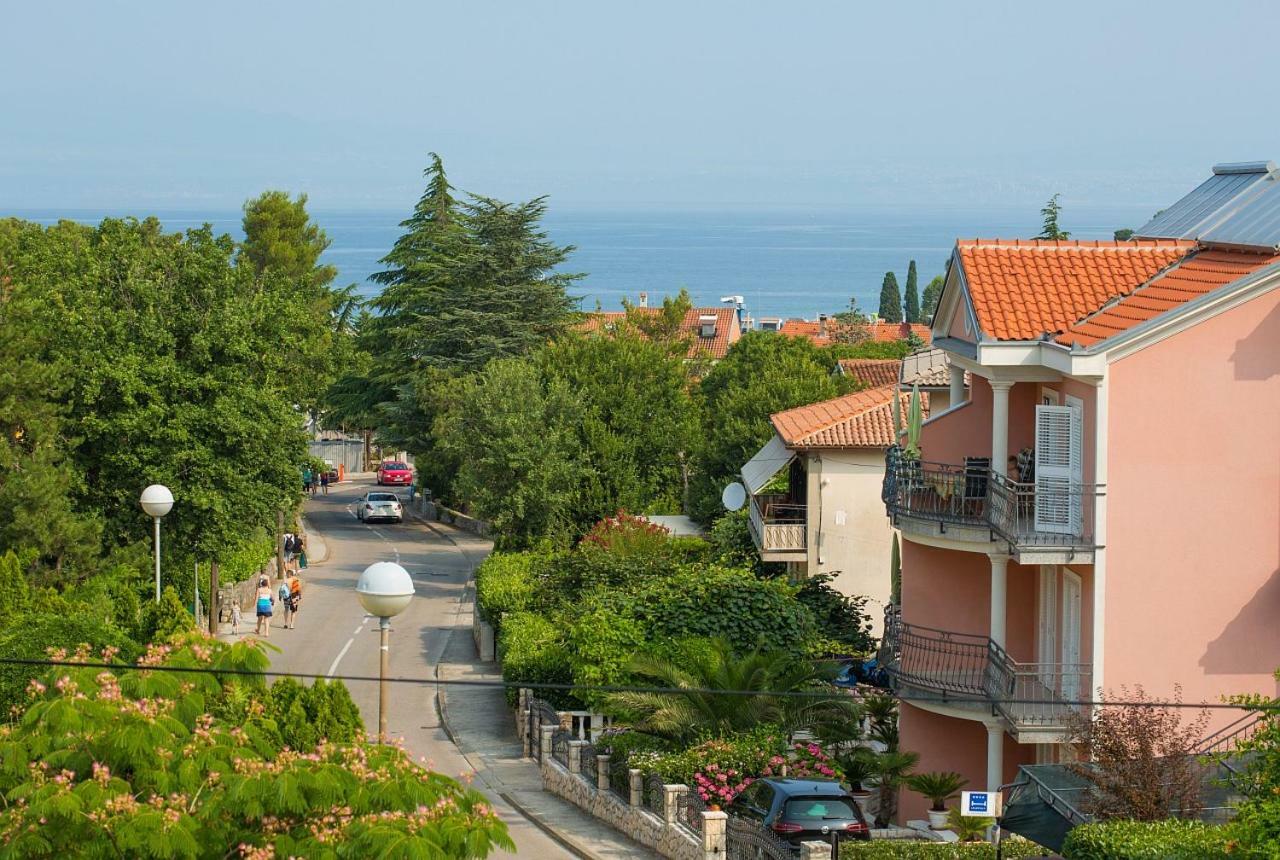 Apartman Adria Malinska Buitenkant foto