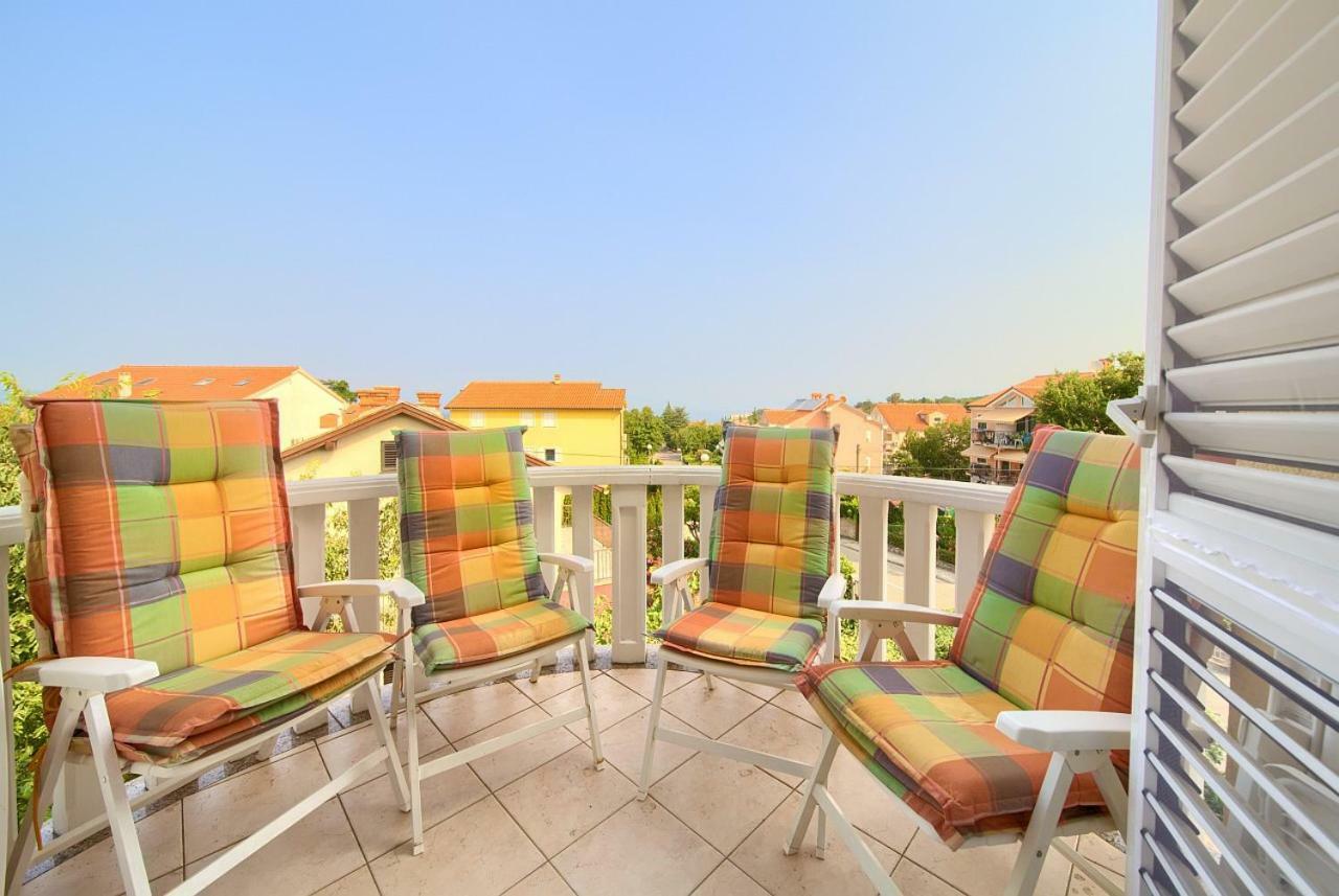 Apartman Adria Malinska Buitenkant foto